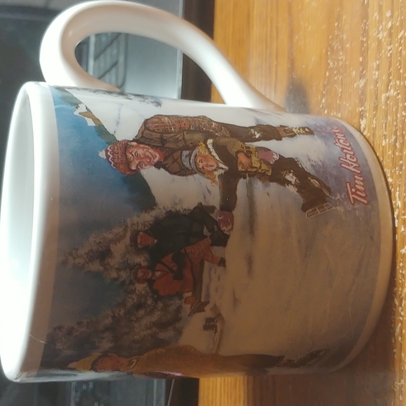Tim Horton's collection coffee mug. #003 skating pond - Picture 1 of 3